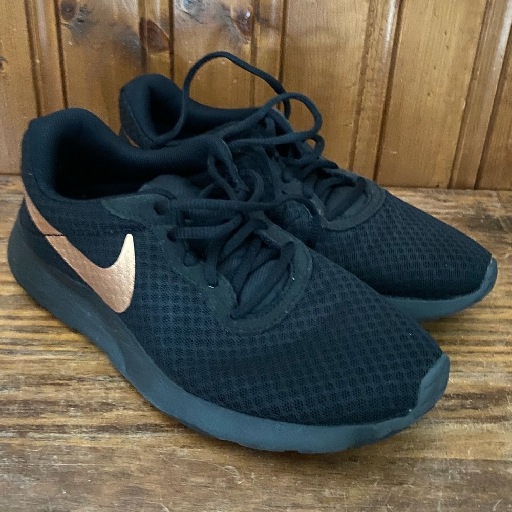 Nike Women's Black and Gold Sneakers